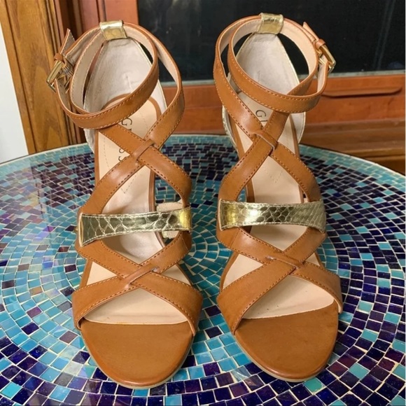 (SOLD) Guess Heels - Picture 3 of 12